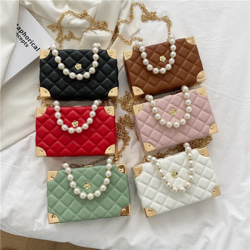 Fashion Korean Version Of The New Embroidered Thread Bags Women Handbags Ladies Pearl Hand-held Twill Small Square Bag
Fashion Korean Version Of The New Embroidered Thread Bags Women Handbags Ladies Pearl Hand-held Twill Small Square Bag