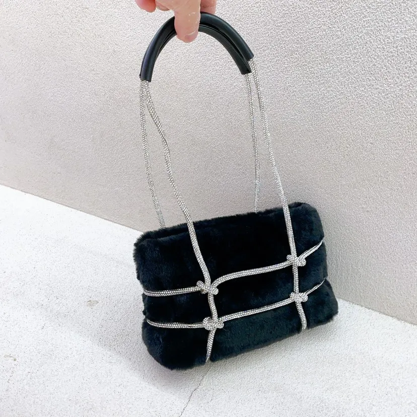 2021 Rhinestone Furry Underarm Bag Fashion Portable Messenger Shoulder Bag Women Tote Handbag
2021 Rhinestone Furry Underarm Bag Fashion Portable Messenger Shoulder Bag Women Tote Handbag