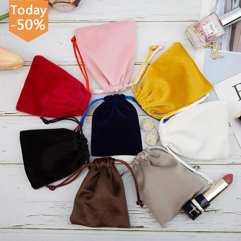 Wholesale Custom Logo Black Velvet Pouch Gift Drawstring Bag Packaging Velvet Jewelry Pouch
Wholesale Custom Logo Black Velvet Pouch Gift Drawstring Bag Packaging Velvet Jewelry Pouch