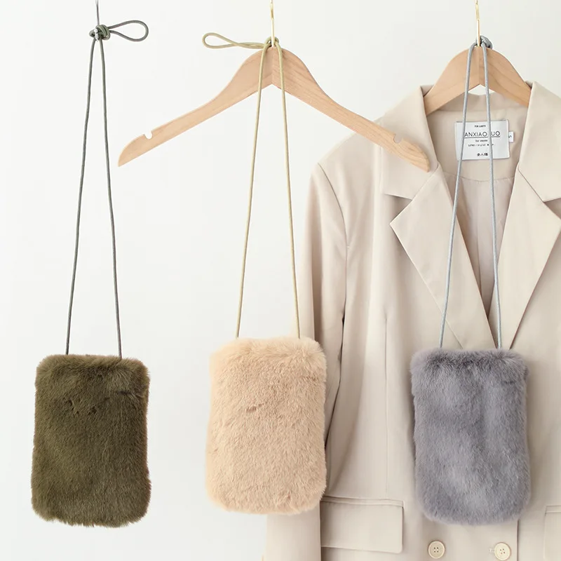 Lovely Autumn Winter Plush Vertical Mobile Phone Bag Versatile Cute Cross Body Mini Bag Korean Fur Students Soft Shoulder Bag
Lovely Autumn Winter Plush Vertical Mobile Phone Bag Versatile Cute Cross Body Mini Bag Korean Fur Students Soft Shoulder Bag