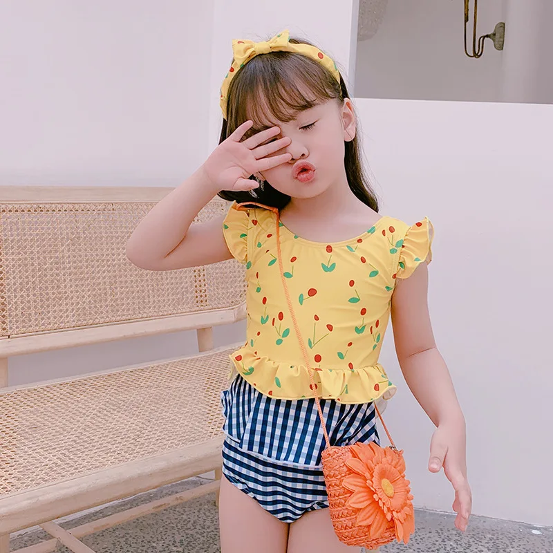 Hot selling custom designer two piece bikini girls swimming suit beachwear swimwear kids, Picture
Hot selling custom designer two piece bikini girls swimming suit beachwear swimwear kids, Picture