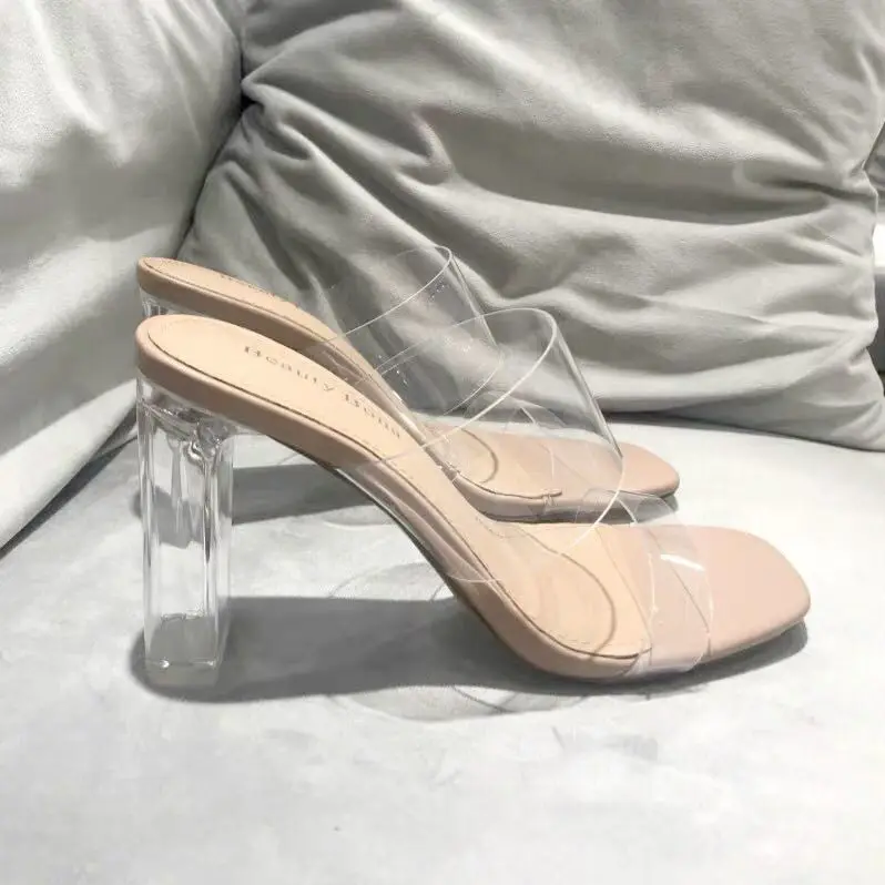 2020 high-heeled net red word with fashionable summer sandals female transparent thick heel thick heel sexy cool Korean style
2020 high-heeled net red word with fashionable summer sandals female transparent thick heel thick heel sexy cool Korean style