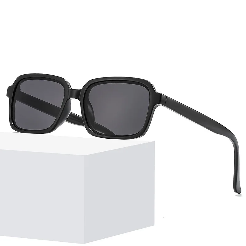 MJ-0426 The New Sunglasses Female Personality Street Snap Fashion Square Small Women Sunglasses
MJ-0426 The New Sunglasses Female Personality Street Snap Fashion Square Small Women Sunglasses