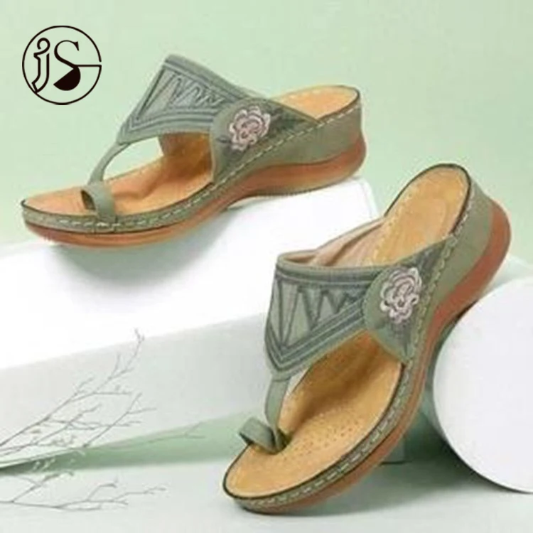 Soft-soled light ladies' slippers Factory hot selling women slippers New style slides Fashion trends Comfortable flip-flops, Picture 
Soft-soled light ladies' slippers Factory hot selling women slippers New style slides Fashion trends Comfortable flip-flops, Picture