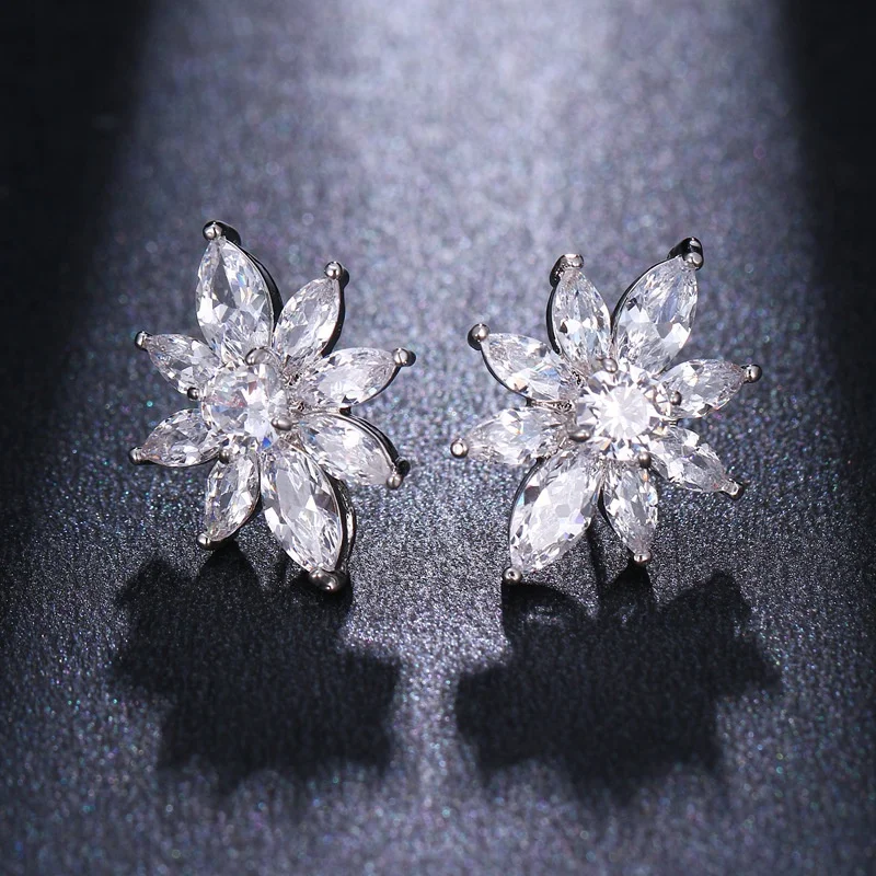 High Quality Luxury Bling Crystal Flower Bridal Earring For Women Statement Simple Dainty Stud Earrings Jewelry 
High Quality Luxury Bling Crystal Flower Bridal Earring For Women Statement Simple Dainty Stud Earrings Jewelry