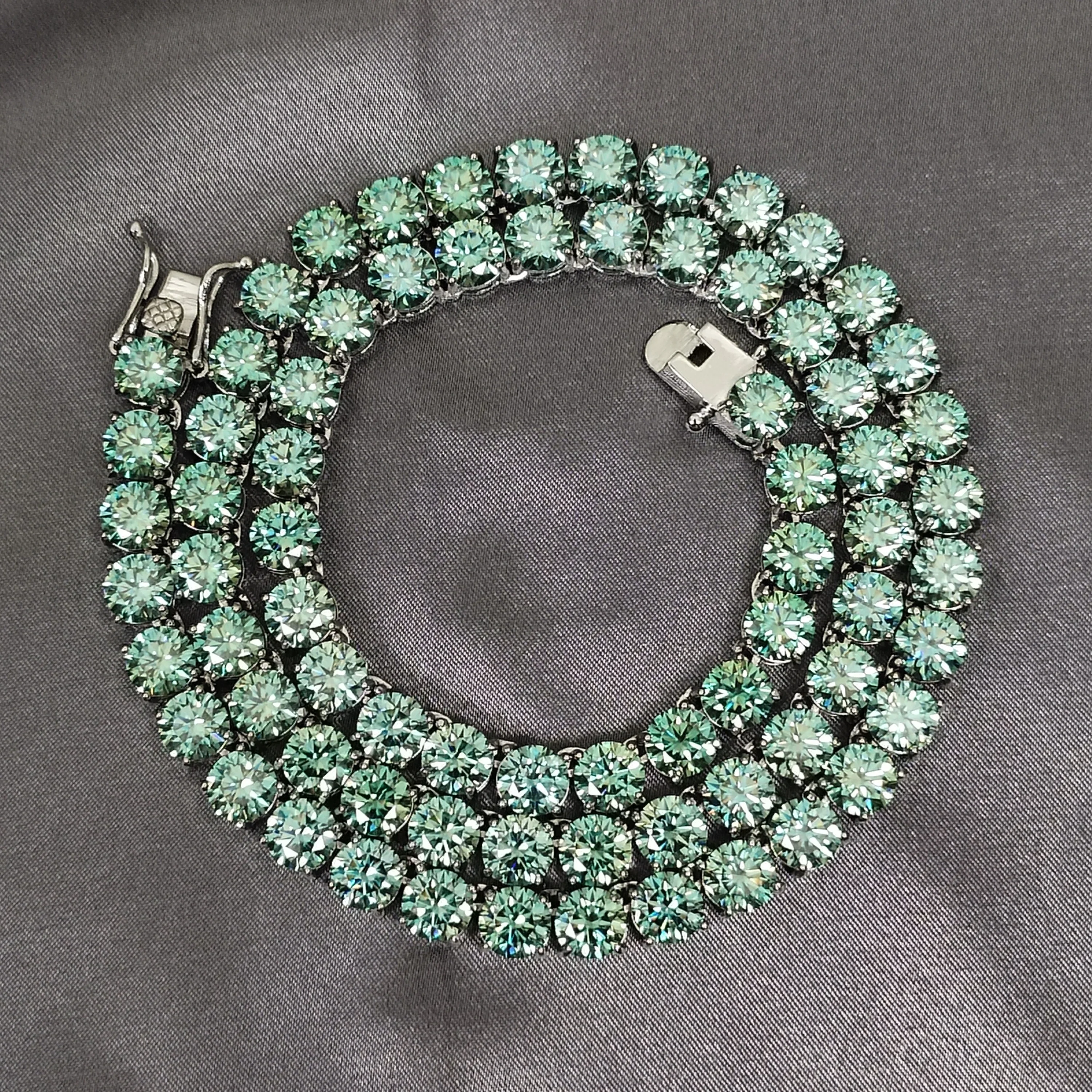 Custom Iced Out Rare Blue&Green Color 6.5mm 925 Sterling Silver Diamond Tennis Chain Moissanite Necklace
Custom Iced Out Rare Blue&Green Color 6.5mm 925 Sterling Silver Diamond Tennis Chain Moissanite Necklace