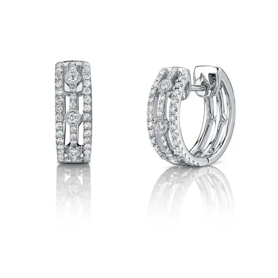 Hot selling new fashion creative girls' zirconium diamond inlaid temperament woven buckle Earrings bridal women diamond earrings
Hot selling new fashion creative girls' zirconium diamond inlaid temperament woven buckle Earrings bridal women diamond earrings