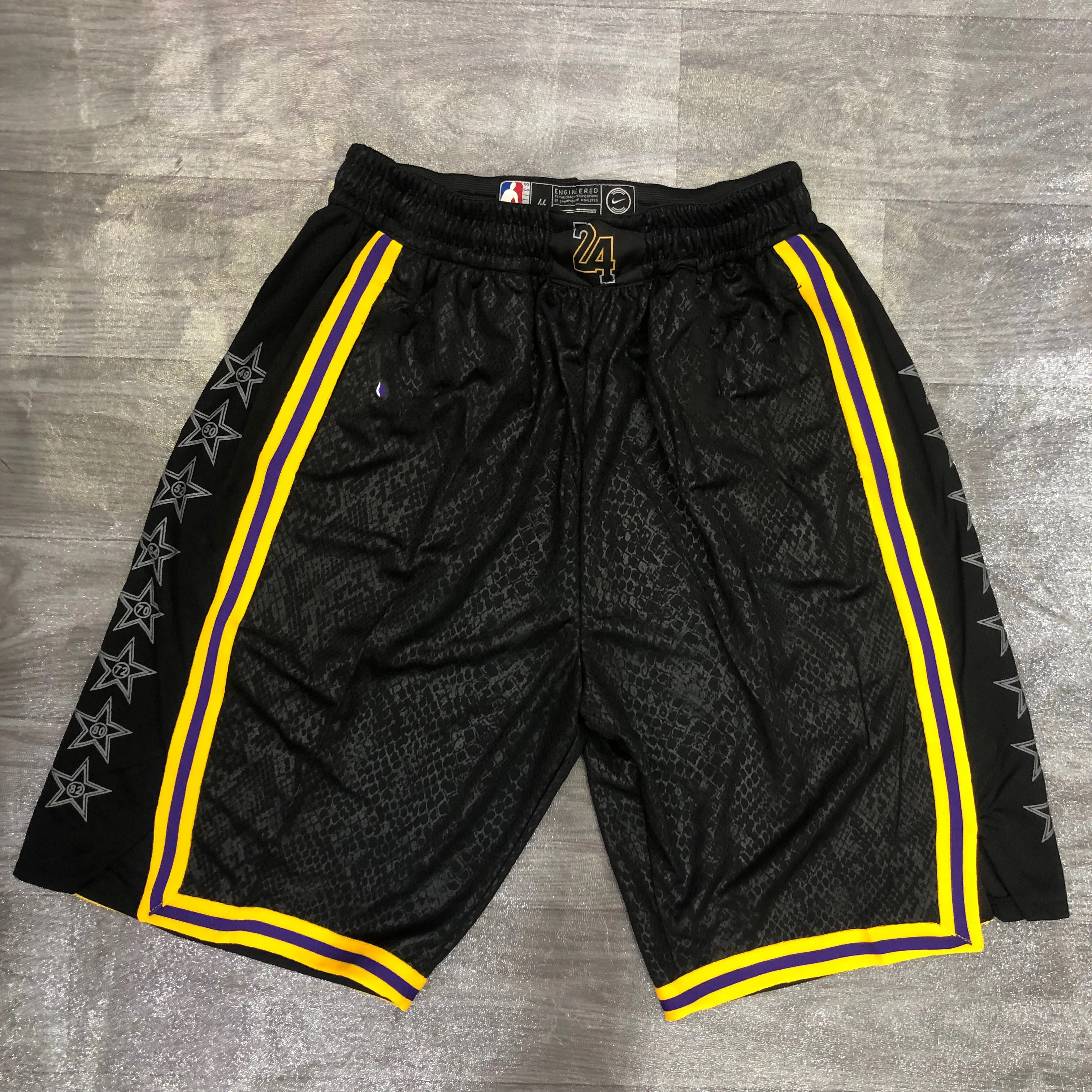 Custom Men's Sportswear Breathable Design Sport running NB A basketball Short Mamba with Side Pocket
Custom Men's Sportswear Breathable Design Sport running NB A basketball Short Mamba with Side Pocket