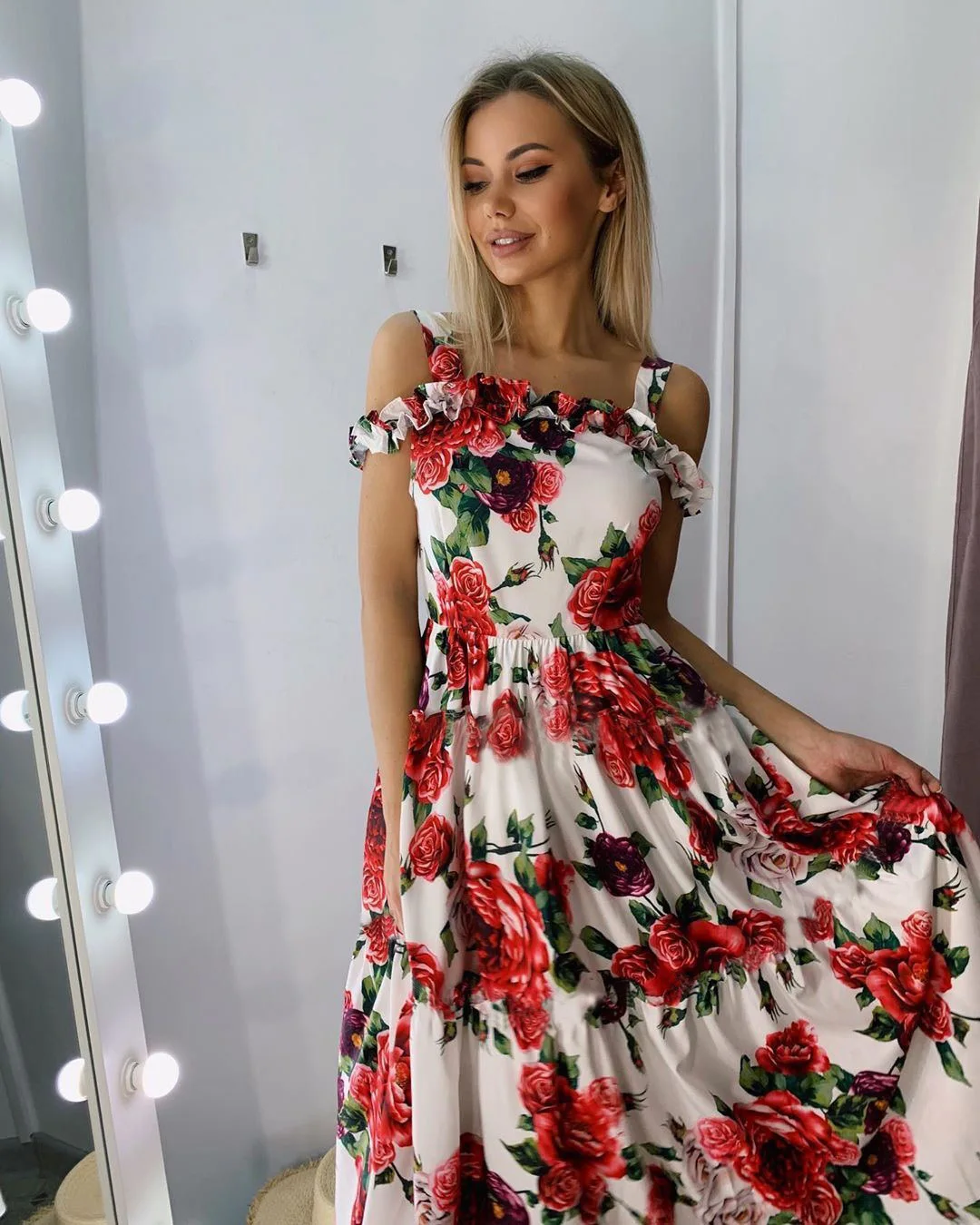 Boho Chic High Waist Long Dress Women Print Floral V Neck Casual Dress Female 2020 Beach Summer Dress Vestidos Mujer Maxi, White, black, light blue
Boho Chic High Waist Long Dress Women Print Floral V Neck Casual Dress Female 2020 Beach Summer Dress Vestidos Mujer Maxi, White, black, light blue