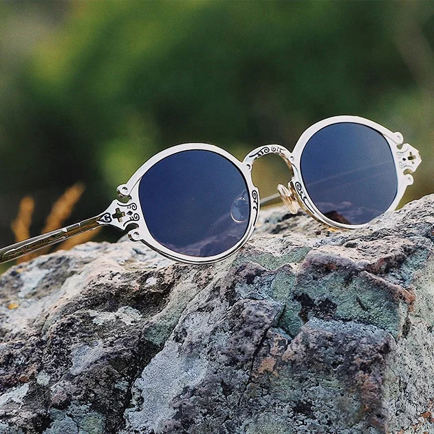 Sunbest Eyewear 899 Wholesale Quality Gothic Vintage Small Oval Metal Carved Steampunk Women Men Sunglasses 2021
Sunbest Eyewear 899 Wholesale Quality Gothic Vintage Small Oval Metal Carved Steampunk Women Men Sunglasses 2021