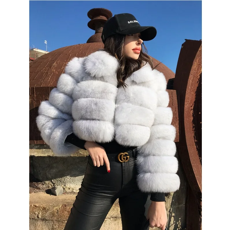 Women's Warm Soft Fox Fur Coat Ladies Long Sleeve Jacket Short Style Fox Fur Winter Coats
Women's Warm Soft Fox Fur Coat Ladies Long Sleeve Jacket Short Style Fox Fur Winter Coats