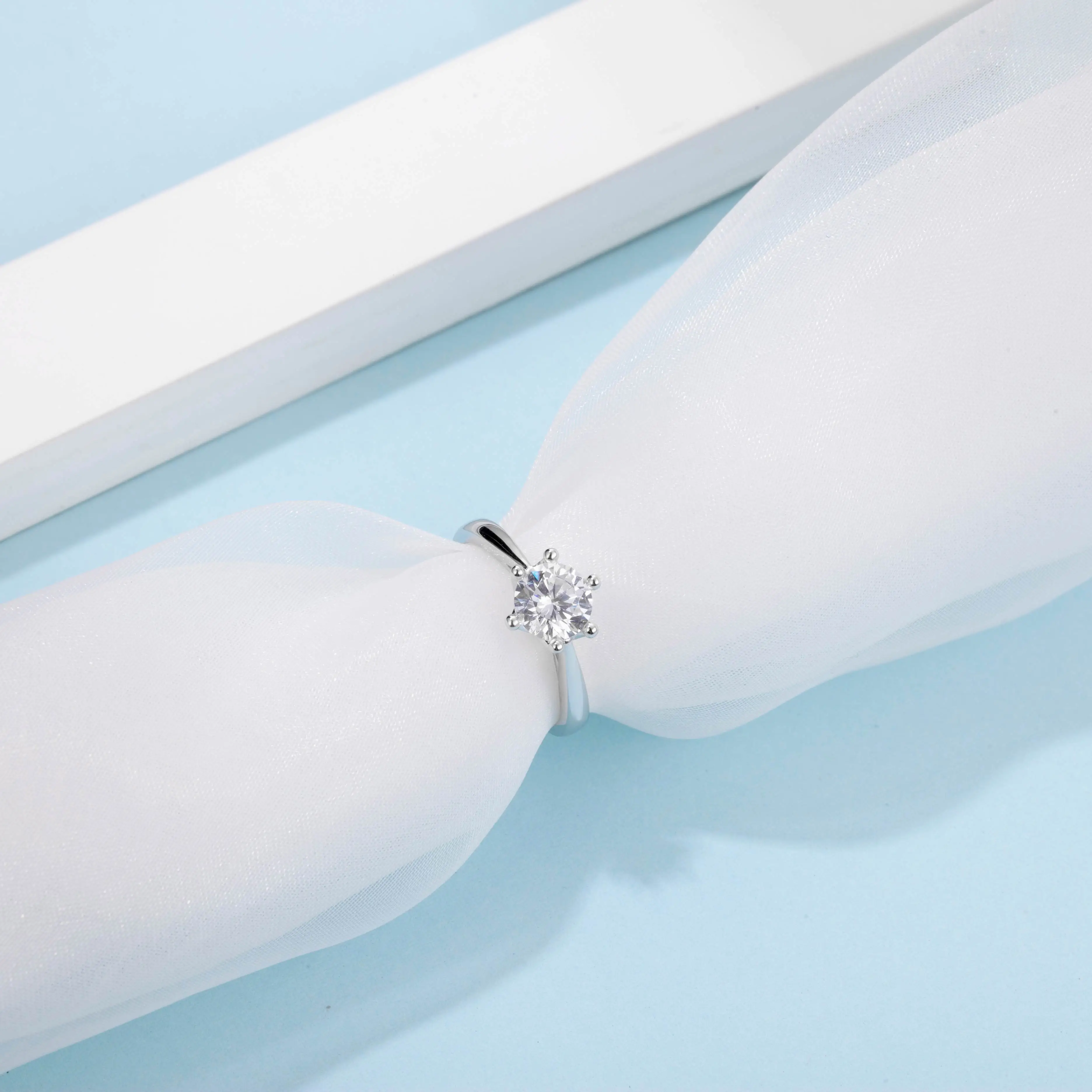 Thriving Gems Classic Design Princess Six Claws Silver Jewelry 925 Sterling Rings For Women
Thriving Gems Classic Design Princess Six Claws Silver Jewelry 925 Sterling Rings For Women