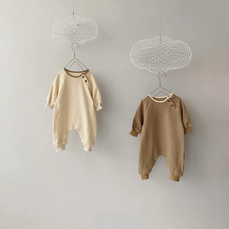 Autumn refreshing and comfortable solid color baby fashion romper with long sleeves 3902, Mint green, beige
Autumn refreshing and comfortable solid color baby fashion romper with long sleeves 3902, Mint green, beige