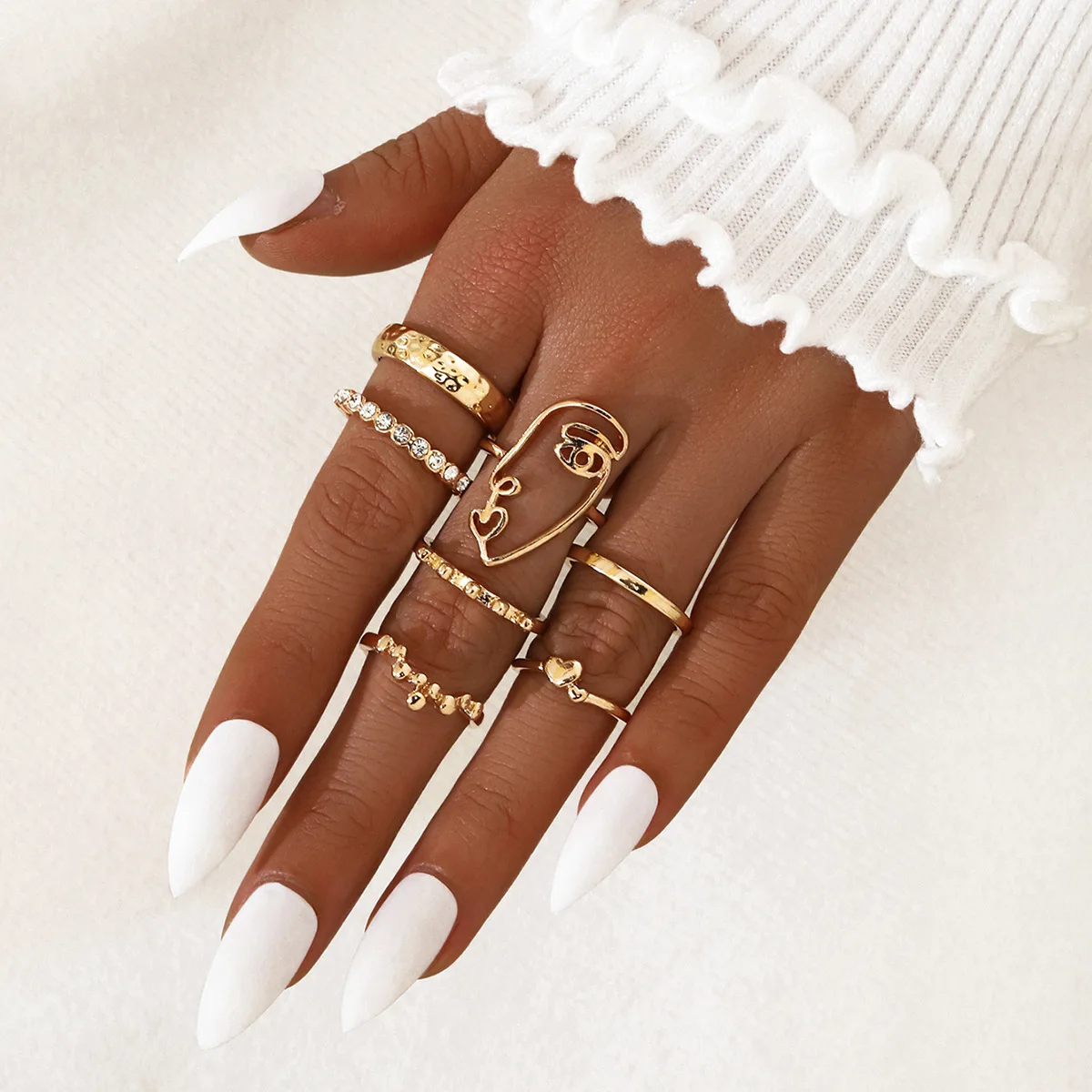 7Pcs Set Crystal Rhinestone Geometric Heart Finger Rings Gold Plated Hollow Abstract Women Face Ring Set
7Pcs Set Crystal Rhinestone Geometric Heart Finger Rings Gold Plated Hollow Abstract Women Face Ring Set