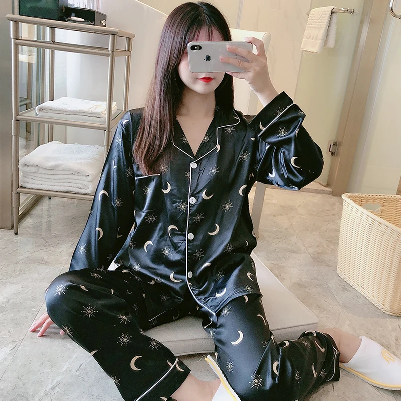 Autumn Women's Satins Pajamas Luxury Korean Sweet Lapel With Buttons Sleepwear Loungewear Long Sleeve Pants 2Pcs Sets Home Wear, As picture show
Autumn Women's Satins Pajamas Luxury Korean Sweet Lapel With Buttons Sleepwear Loungewear Long Sleeve Pants 2Pcs Sets Home Wear, As picture show