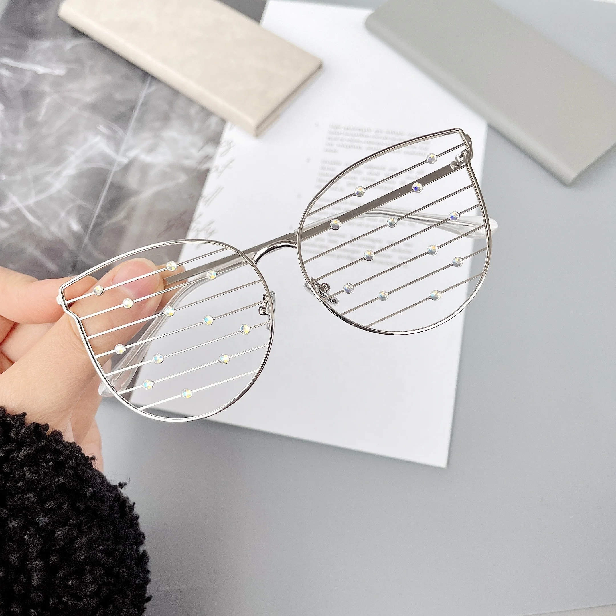 2022 hot selling personal bling sunglasses glasses diamond sunglasses designer women sunglasses
2022 hot selling personal bling sunglasses glasses diamond sunglasses designer women sunglasses