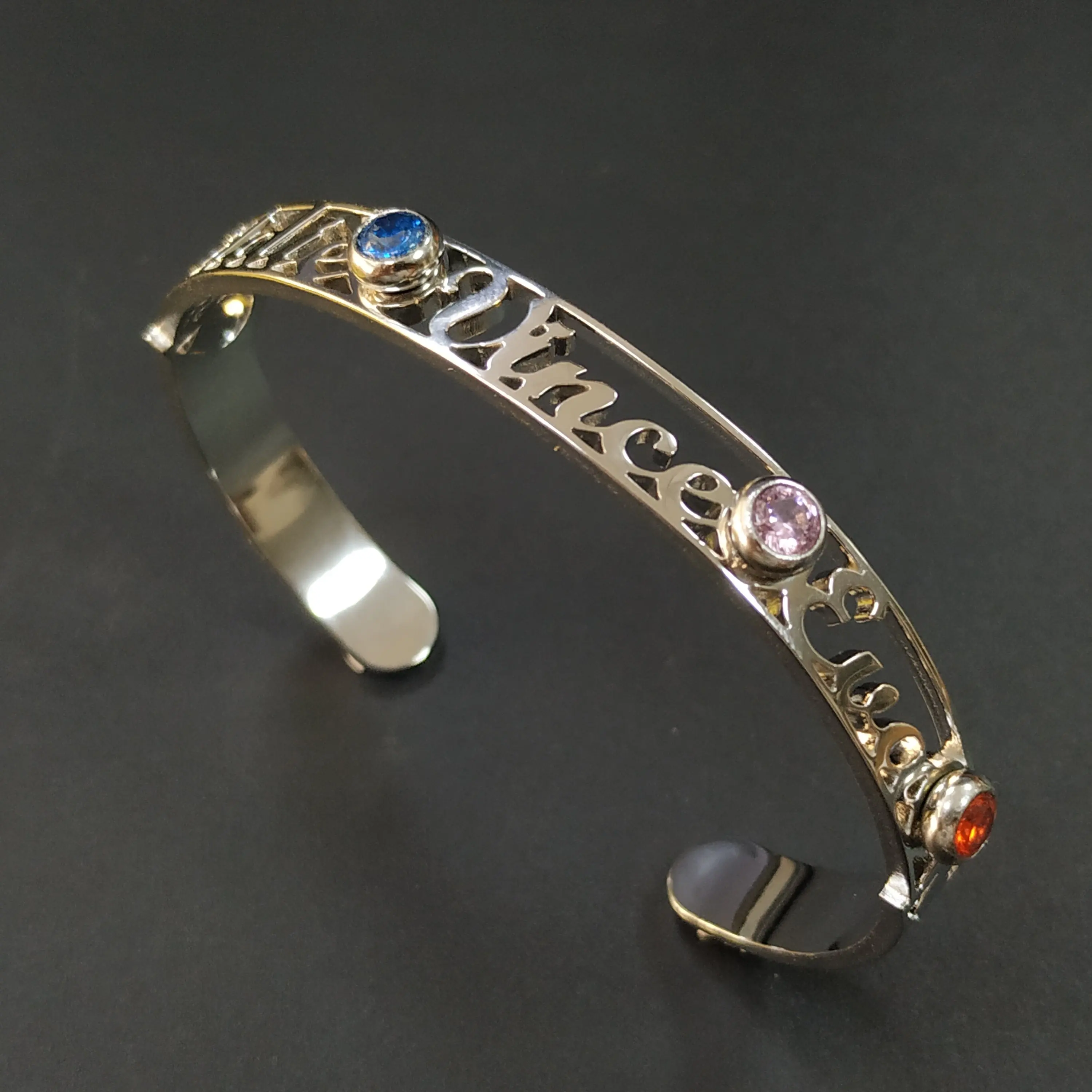 DIY Personalized Name Custom Bracelet Stainless Steel Hollow Love Open cuff Bracelet & bangle for lovers Couples
DIY Personalized Name Custom Bracelet Stainless Steel Hollow Love Open cuff Bracelet & bangle for lovers Couples