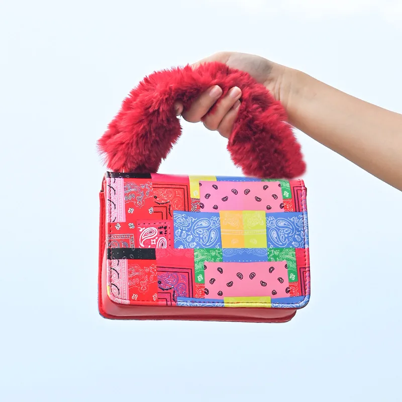 Hot Sale Fashion Printed PU Leather Purse Ladies Fur Handle Graffiti Fashion Trends Ladies Bags Ladies Handbag
Hot Sale Fashion Printed PU Leather Purse Ladies Fur Handle Graffiti Fashion Trends Ladies Bags Ladies Handbag