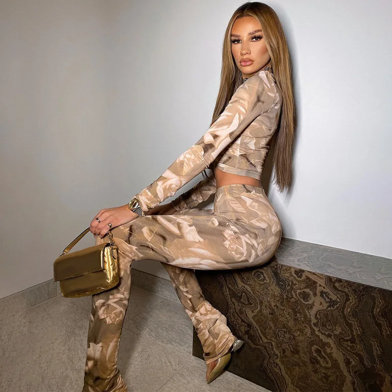 2020 Fall New Fashion Printed O-Neck Long Sleeve Tops Tight Sweatpants Set Long Jogger Pants Suit For Ladies Women Two Piece Set
2020 Fall New Fashion Printed O-Neck Long Sleeve Tops Tight Sweatpants Set Long Jogger Pants Suit For Ladies Women Two Piece Set