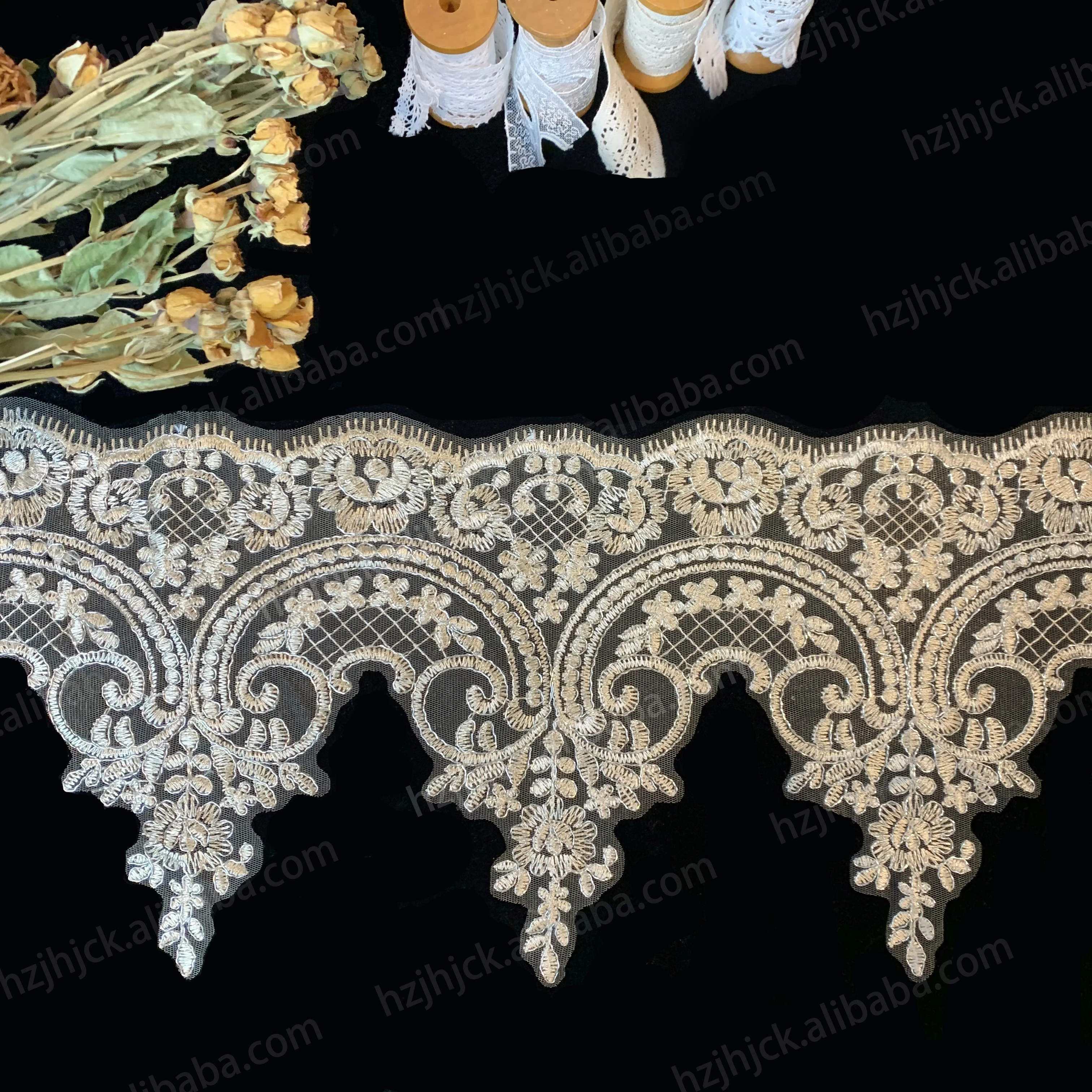 In stock Factory Direct Wholesale Custom Gold Polyerster Sewing Embroidery Lace Trim For Clothes Home textile Curtain
In stock Factory Direct Wholesale Custom Gold Polyerster Sewing Embroidery Lace Trim For Clothes Home textile Curtain