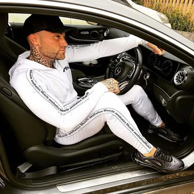 Men Casual Fashion Hoodies Sets Sportswear Male Gym Fitness Joggers plain tracksuit
Men Casual Fashion Hoodies Sets Sportswear Male Gym Fitness Joggers plain tracksuit