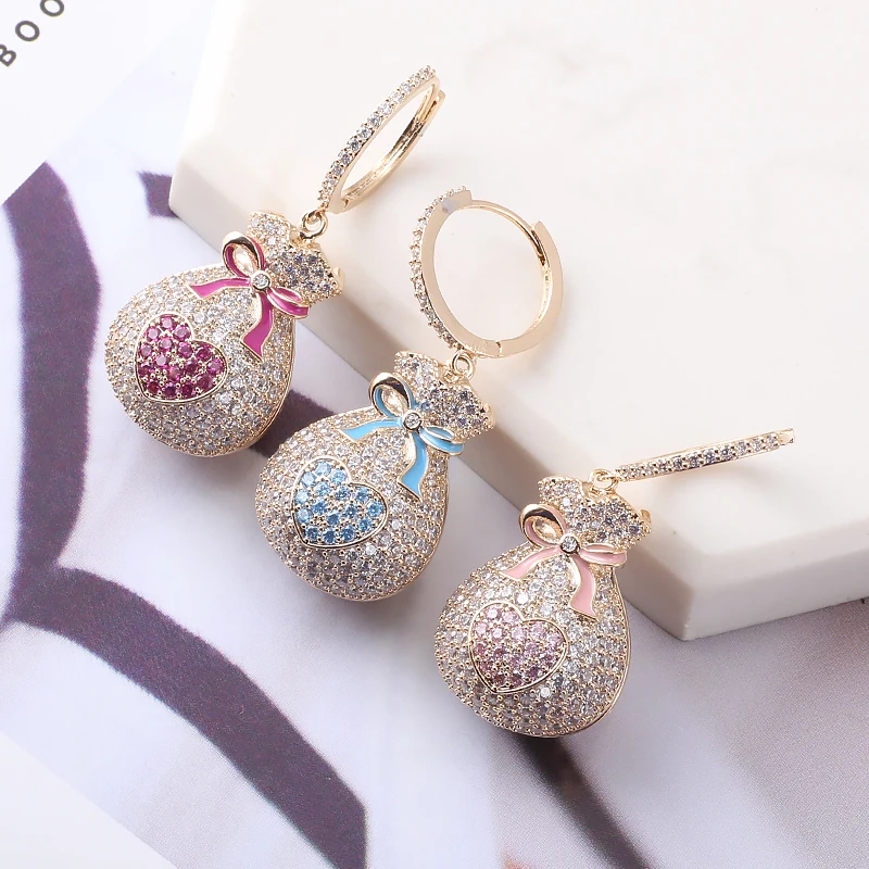 Wholesale Fashion Purse Shape Earrings Hollow Full Pave Zirconia Stone Luxury Jewelries for Women Wedding Drop Earring, Multicolor
Wholesale Fashion Purse Shape Earrings Hollow Full Pave Zirconia Stone Luxury Jewelries for Women Wedding Drop Earring, Multicolor