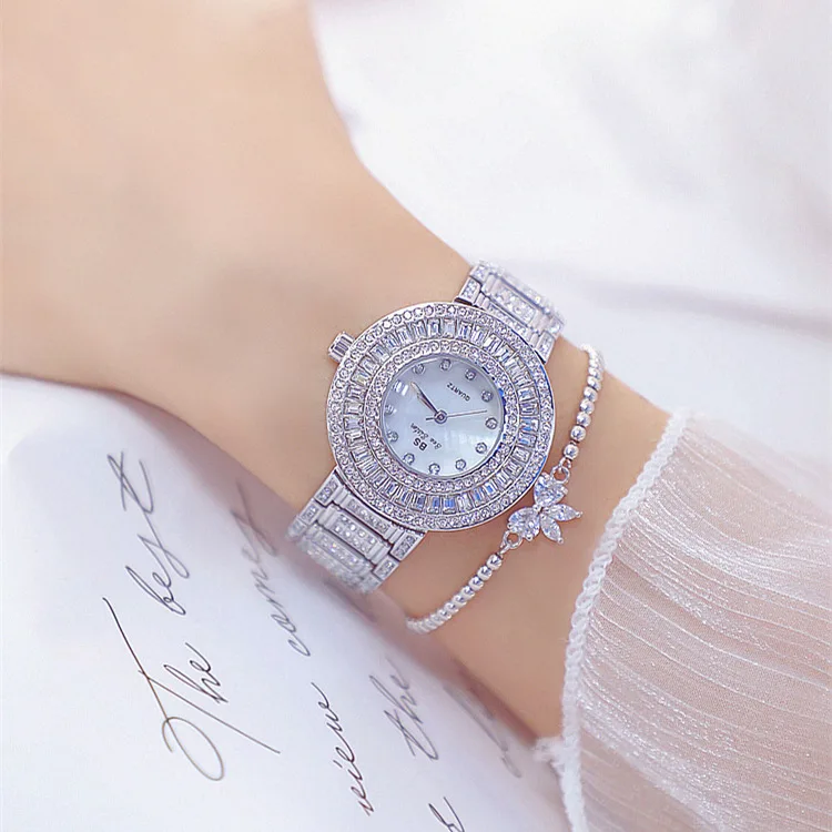 2021 New Hot Diamond Simple Iced Out Baguette Zircon Watch Jewelry Female Watch Band Fancy Ladies Women's Wrist Watches, Gold black steel rose
2021 New Hot Diamond Simple Iced Out Baguette Zircon Watch Jewelry Female Watch Band Fancy Ladies Women's Wrist Watches, Gold black steel rose