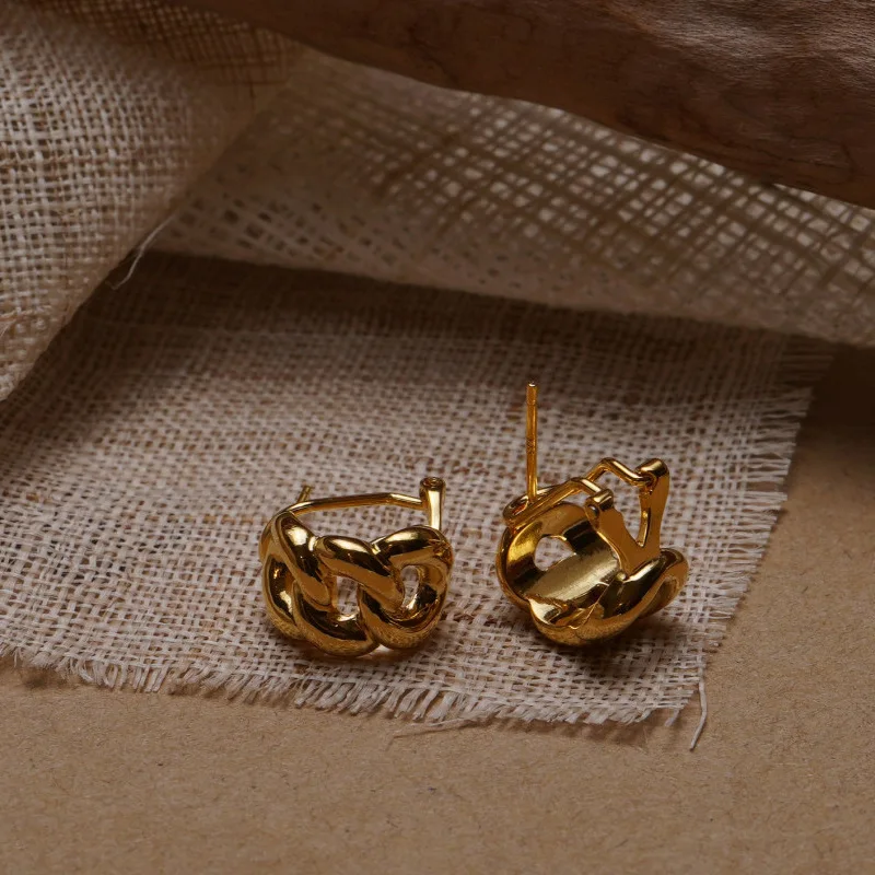 Vershal Chunky Chain Geometric 18K Gold Plated Brass Minimalist Earrings For Women, As pitcure
Vershal Chunky Chain Geometric 18K Gold Plated Brass Minimalist Earrings For Women, As pitcure