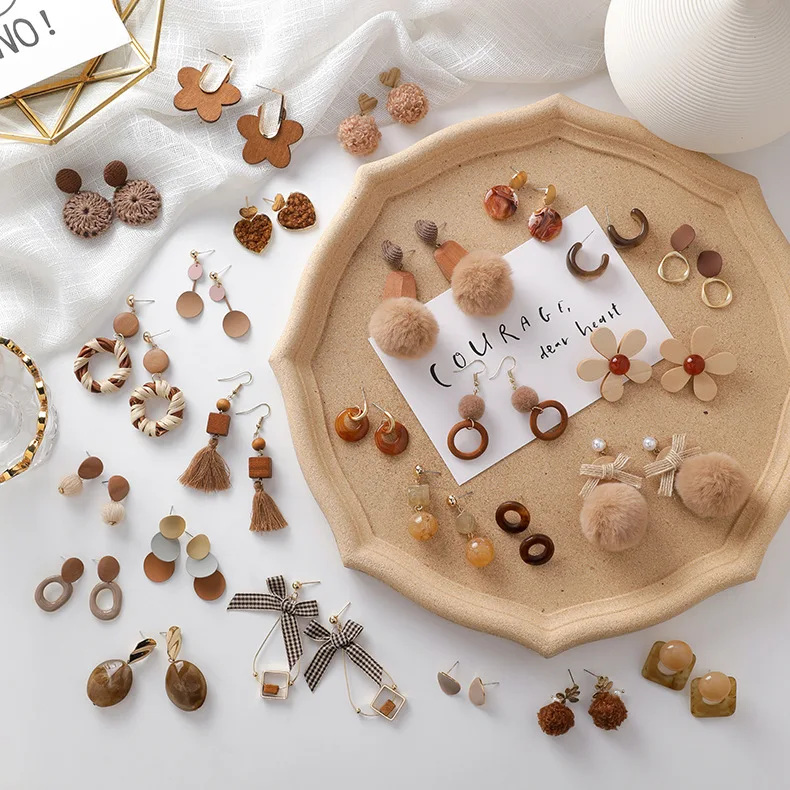 ALI990014 Sweet Light Circle Brown Earrings Fashion Jewelry Drop Earrings For Women Statement Trendy Earrings
ALI990014 Sweet Light Circle Brown Earrings Fashion Jewelry Drop Earrings For Women Statement Trendy Earrings