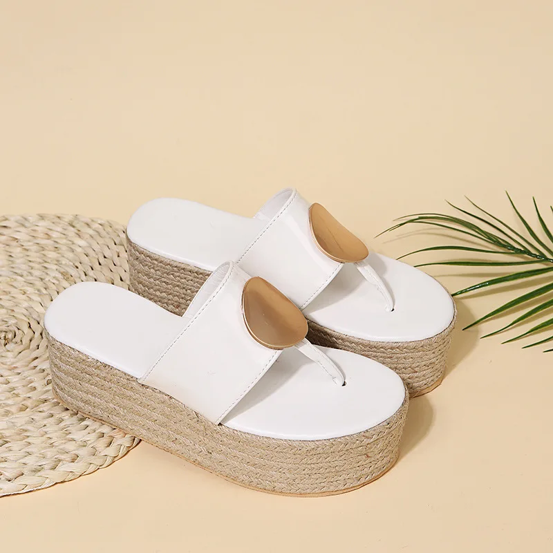 Summer Sandals Fashionable Flip Flop Ladies Shoes Sponge Cake Platforms Increased women Slippers, Customized color
Summer Sandals Fashionable Flip Flop Ladies Shoes Sponge Cake Platforms Increased women Slippers, Customized color
