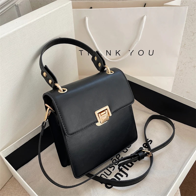 Crossbody used bags woman girls female / ladies handbag flap bag rhinestone candy handbag 
Crossbody used bags woman girls female / ladies handbag flap bag rhinestone candy handbag