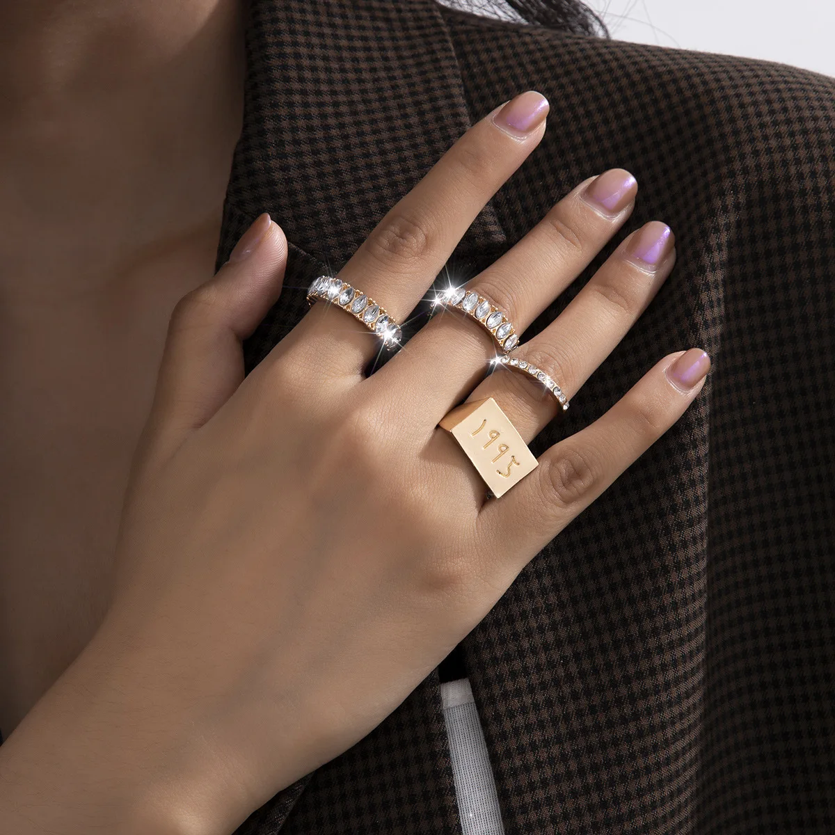 Hip Hop Shiny Rhinestone Gold Plated Ring Set Jewelry 4 Pcs Sets Number 1995 Year Knuckle Rings Set (KR112), Antique gold,antique silver
Hip Hop Shiny Rhinestone Gold Plated Ring Set Jewelry 4 Pcs Sets Number 1995 Year Knuckle Rings Set (KR112), Antique gold,antique silver