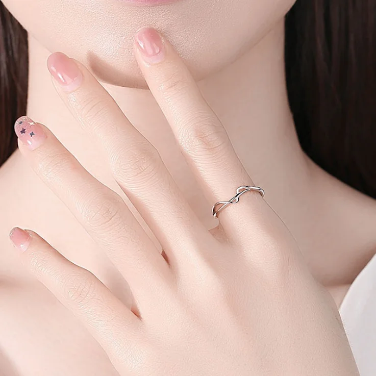 Fashion Geometric Winding Minimalist Circle Rings Adjustable Open 925 Sterling Silver Rings
Fashion Geometric Winding Minimalist Circle Rings Adjustable Open 925 Sterling Silver Rings