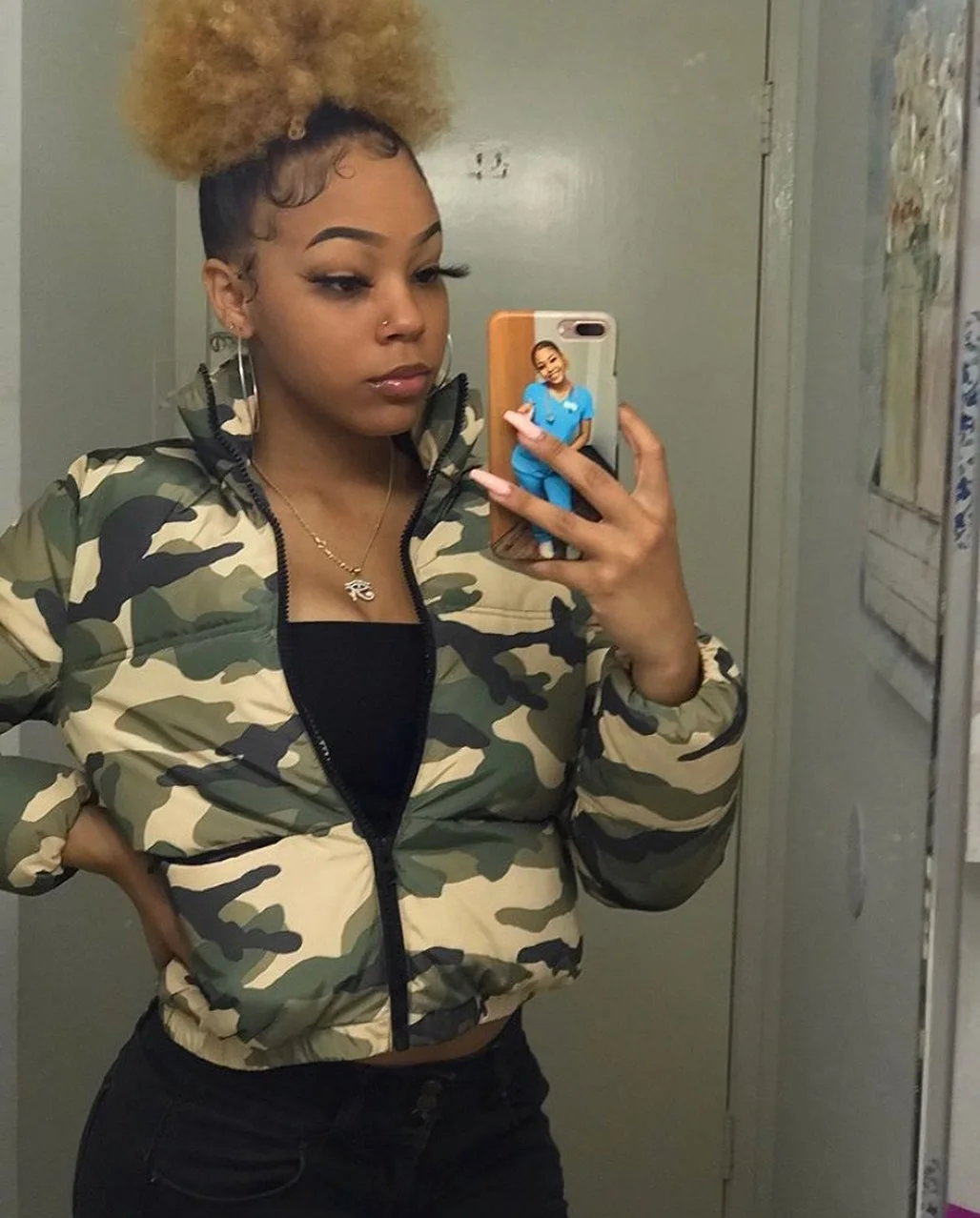 Autumn-Winter Designers Cute Woman Coat 2019/2020 Short Thick Puffer Coat For Women Excellent Camouflage Crop Bubble Coats Women
Autumn-Winter Designers Cute Woman Coat 2019/2020 Short Thick Puffer Coat For Women Excellent Camouflage Crop Bubble Coats Women