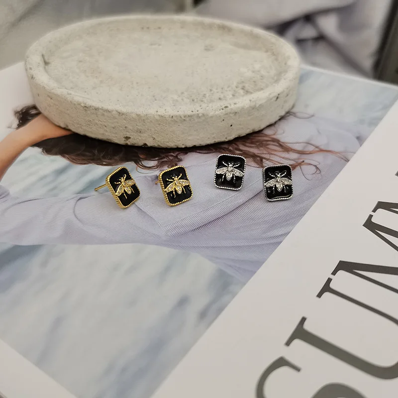 EVAN 193 Gold-plated Women's Earrings S925 Silver earrings bee glue Gold and silver fashion earrings fall/winter new
EVAN 193 Gold-plated Women's Earrings S925 Silver earrings bee glue Gold and silver fashion earrings fall/winter new