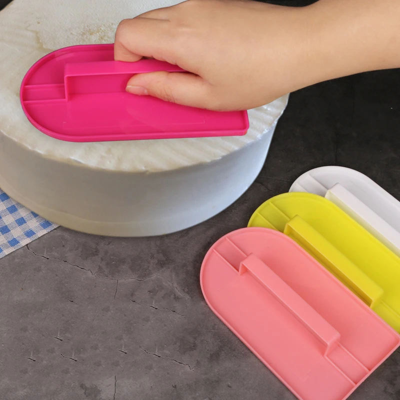Rotary table accessories DIY plastic scraper baking tools cake cream smoothing tools 
Rotary table accessories DIY plastic scraper baking tools cake cream smoothing tools