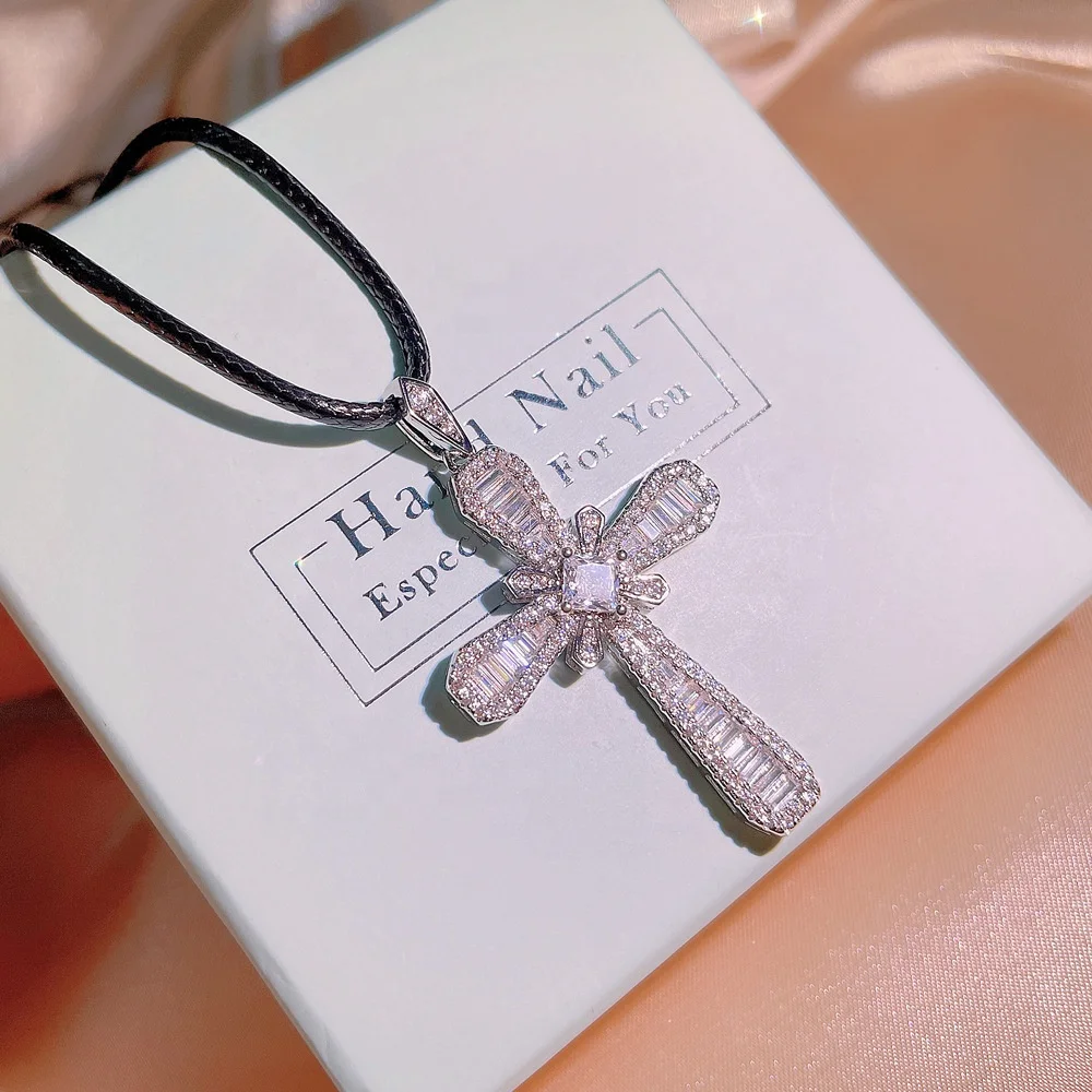 Exquisite White Zircon Cross Pendant Necklace Women's Geometric Cute/Romantic Chain Birthday Party Engagement Jewelry, Picture shows
Exquisite White Zircon Cross Pendant Necklace Women's Geometric Cute/Romantic Chain Birthday Party Engagement Jewelry, Picture shows