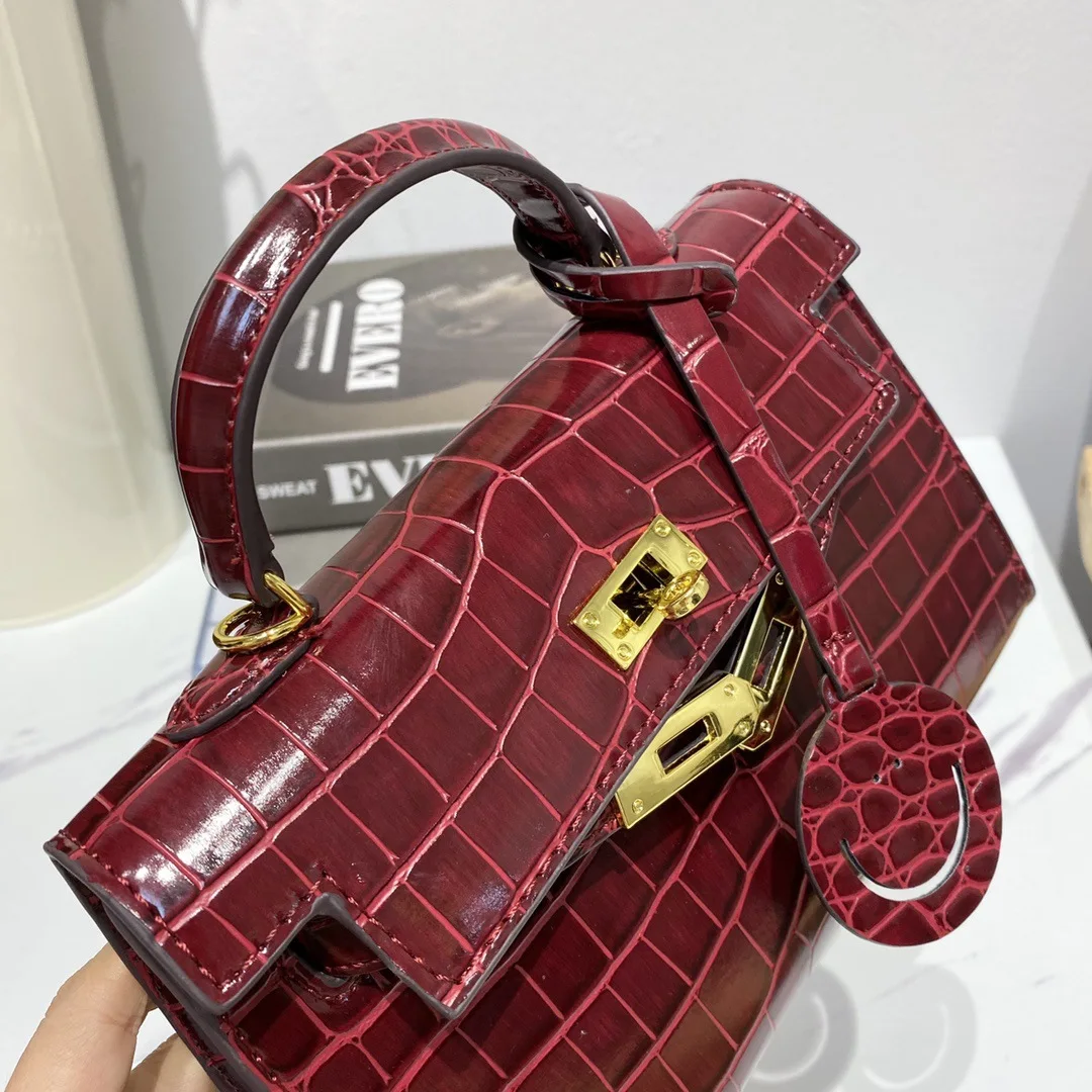 Wefans Crocodile pattern bag mini diagonal shoulder women bag 2021 net red foreign style new ladies hand bags, 3colors
Wefans Crocodile pattern bag mini diagonal shoulder women bag 2021 net red foreign style new ladies hand bags, 3colors
