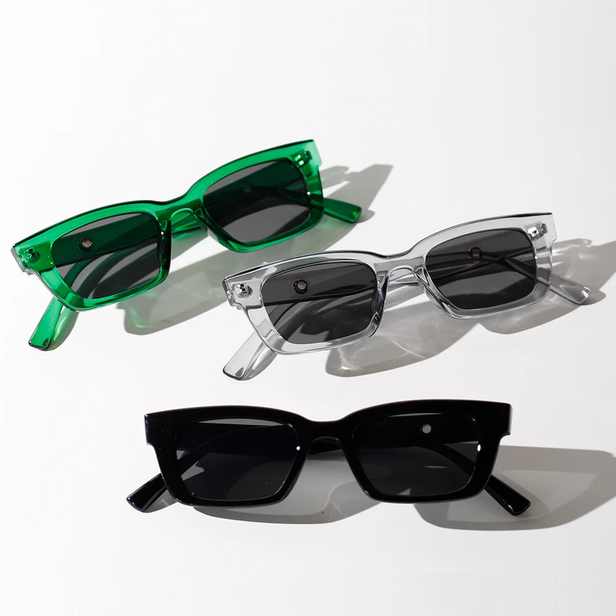 Lmamba European and American popular new small square glasses men's small frame retro sunglasses women's Sun glasses
Lmamba European and American popular new small square glasses men's small frame retro sunglasses women's Sun glasses