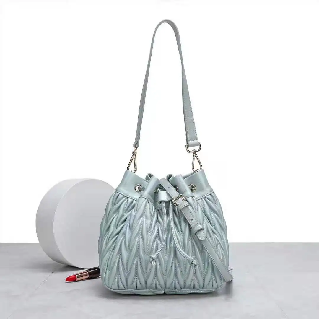 2021 Fashion Luxury Ladies Shoulder Bag Lambskin Exquisite Bucket Bag Handbags With Drawstring, 6 colors
2021 Fashion Luxury Ladies Shoulder Bag Lambskin Exquisite Bucket Bag Handbags With Drawstring, 6 colors