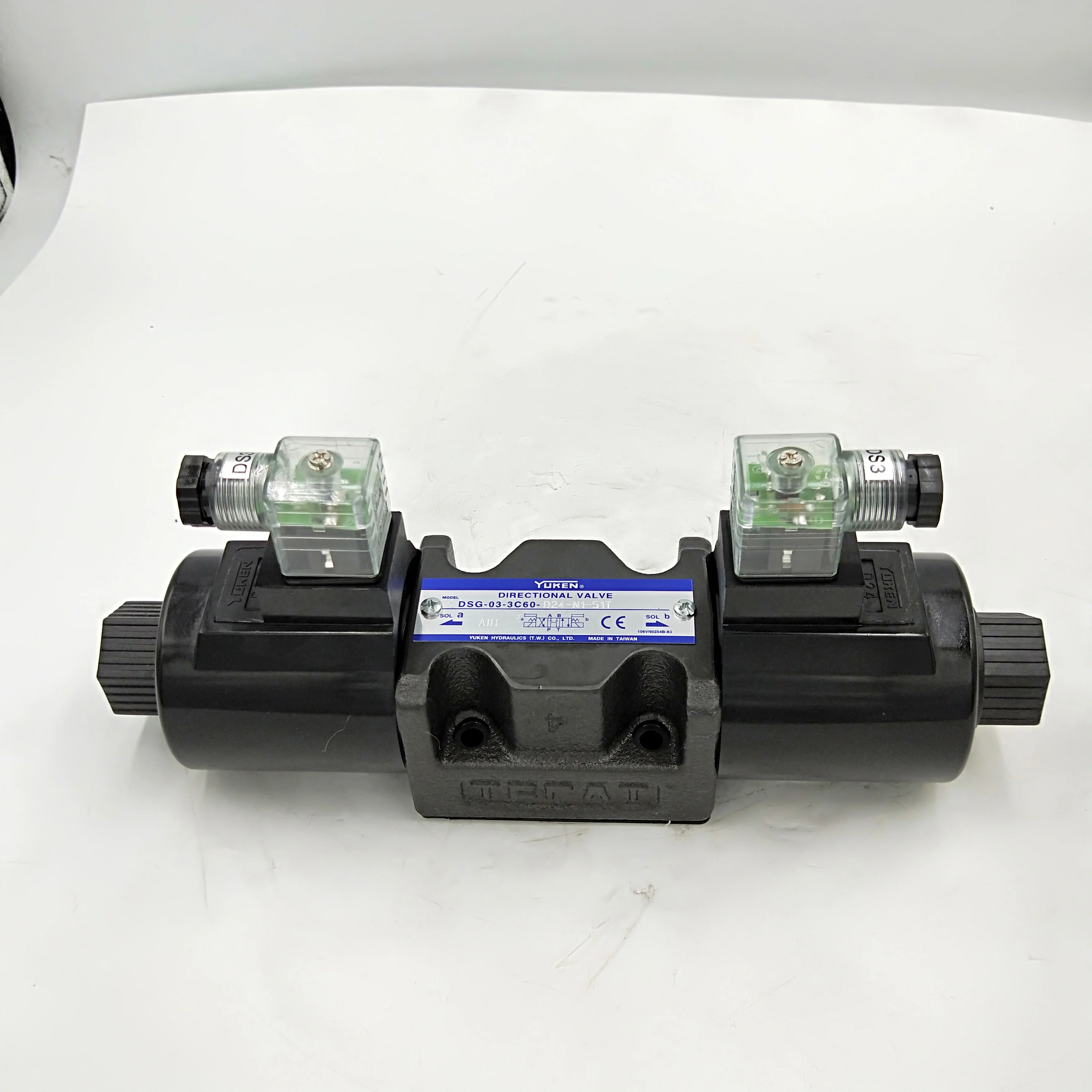 One Year Warranty! Yuken Solenoid Operated Directional Valve DSG-03-3C2-10 New in Box