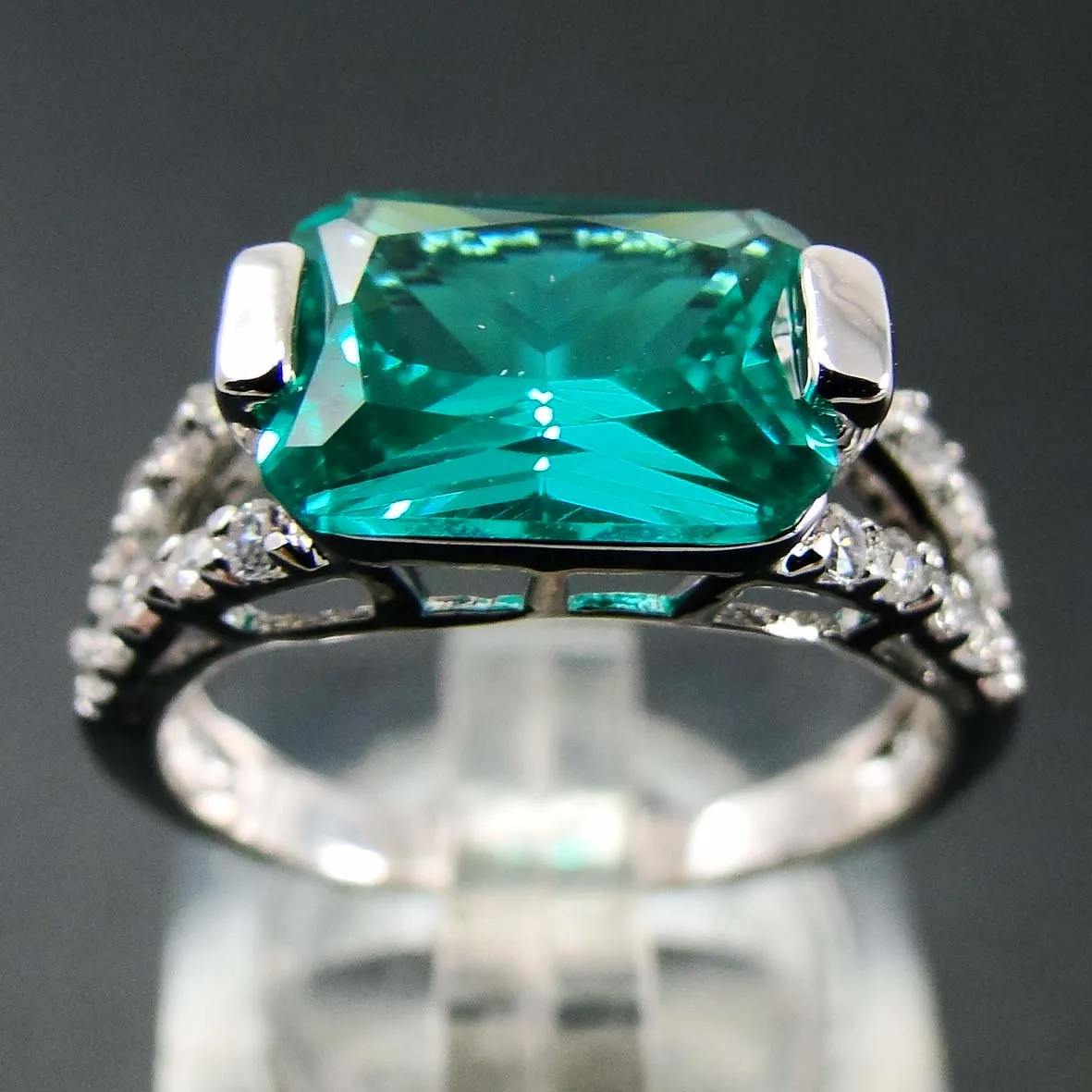 S925 Sterling Silver Paraiba Tourmaline and Diamond Engagement Ring Gemstone Silver Jewelry, Blue
S925 Sterling Silver Paraiba Tourmaline and Diamond Engagement Ring Gemstone Silver Jewelry, Blue
