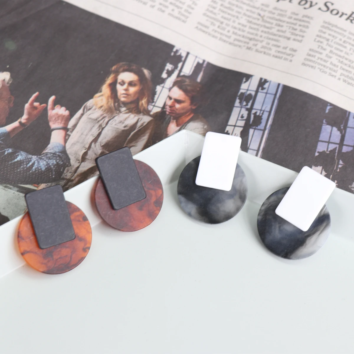 Korean Trendy Earrings for Women Statement Acrylic Drop Geometric Round Earrings Pendant Jewelry, Colorful 
Korean Trendy Earrings for Women Statement Acrylic Drop Geometric Round Earrings Pendant Jewelry, Colorful