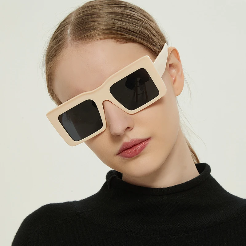 Retro Big Square Frame One-piece Multi-color Style Sunglasses Ladies Vintage Tortoiseshell Minimalist Design Rectangle Sunlasses
Retro Big Square Frame One-piece Multi-color Style Sunglasses Ladies Vintage Tortoiseshell Minimalist Design Rectangle Sunlasses