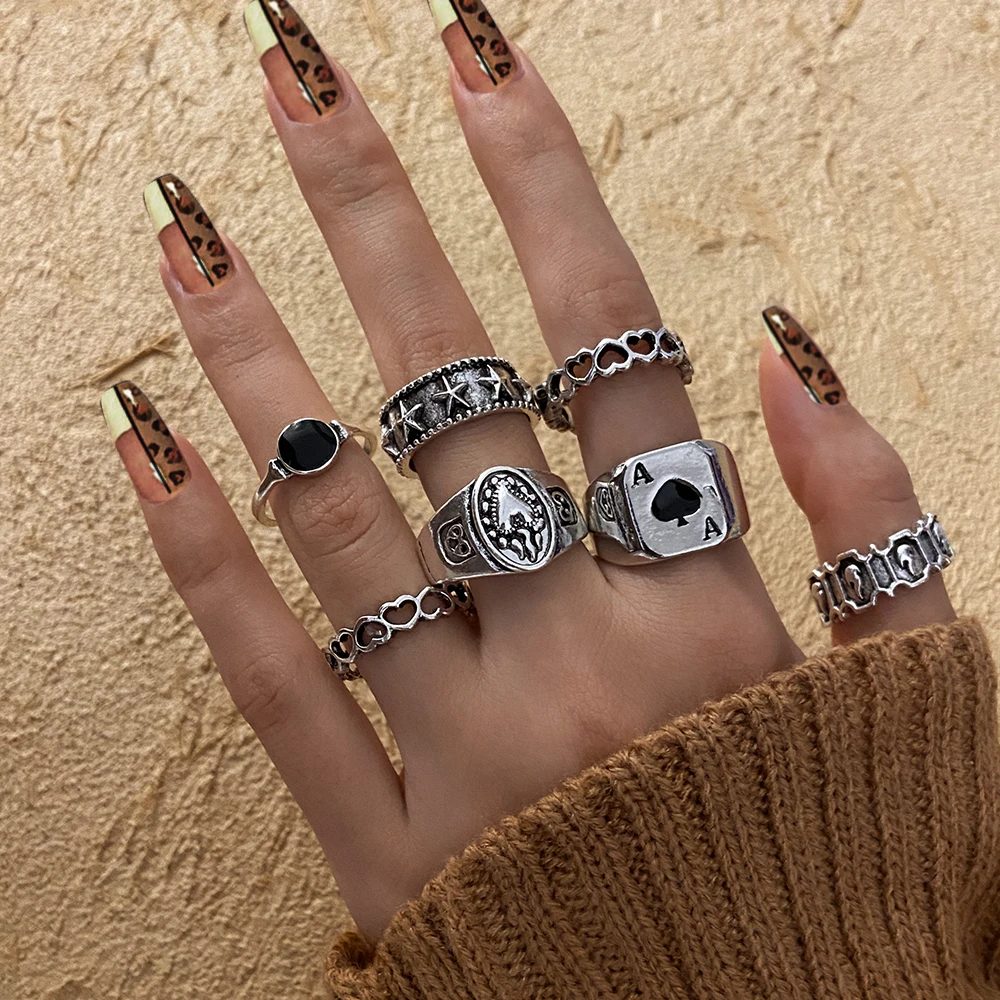 Punk Gothic poker ring set women's Vintage spade ace silver plated Vintage Rhinestone charm rings finger jewelry
Punk Gothic poker ring set women's Vintage spade ace silver plated Vintage Rhinestone charm rings finger jewelry