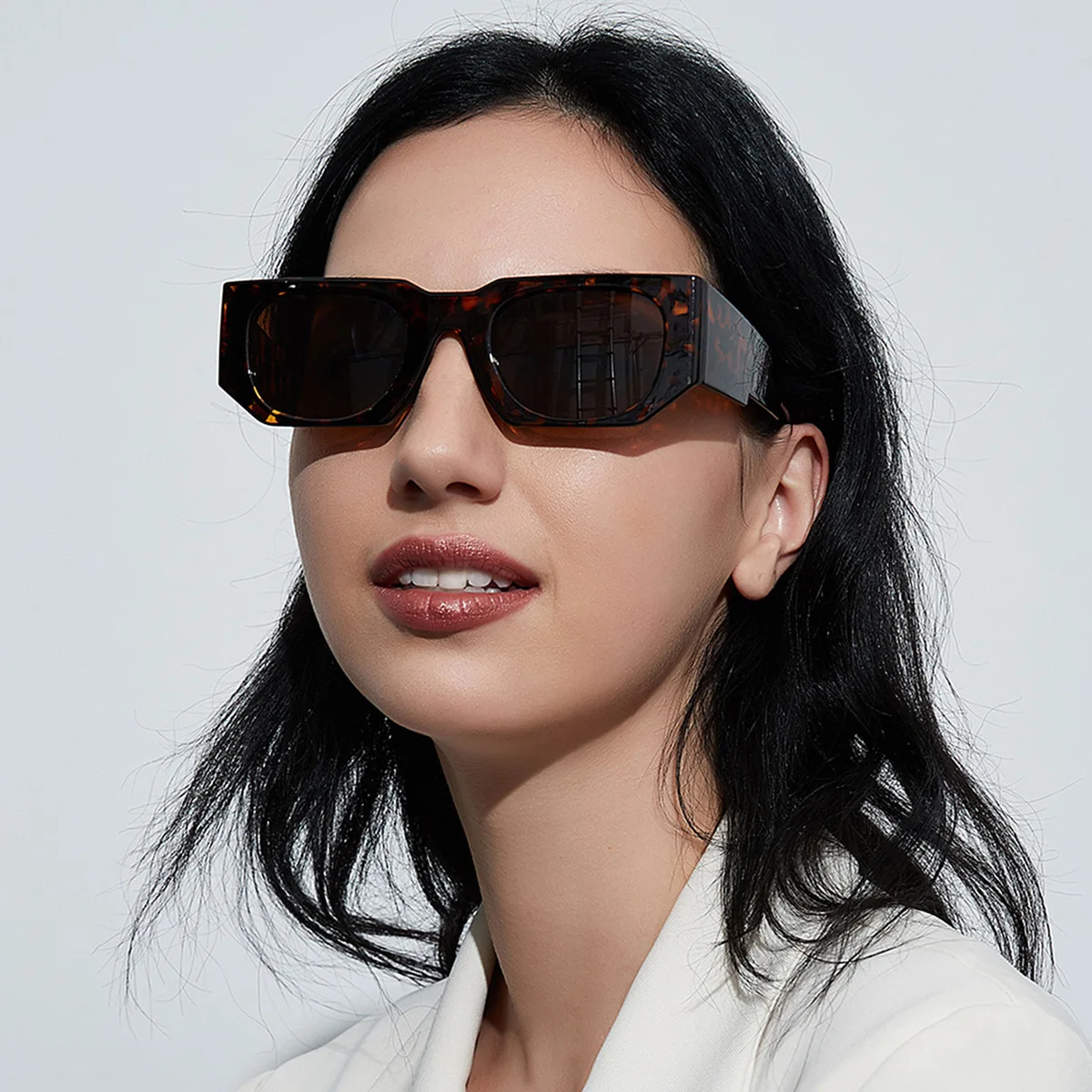 lbashades Trendy Leopard Small Square Frame Retro Sun Glasses Eyewear Men Designer Womens Sunglasses
lbashades Trendy Leopard Small Square Frame Retro Sun Glasses Eyewear Men Designer Womens Sunglasses