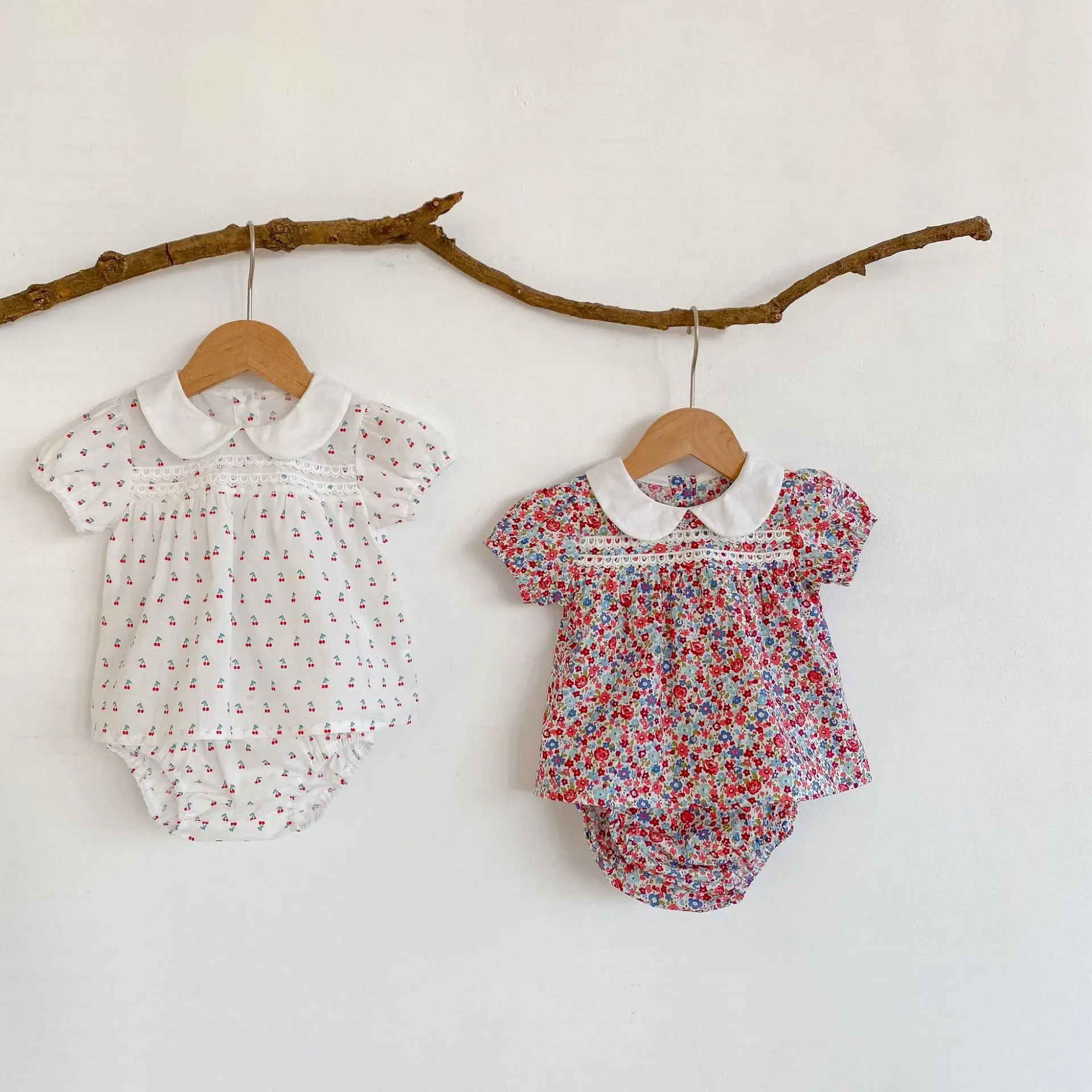 2021 summer baby girl short-sleeved doll collar shirt + floral shorts baby thin split two-piece baby's clothing
2021 summer baby girl short-sleeved doll collar shirt + floral shorts baby thin split two-piece baby's clothing
