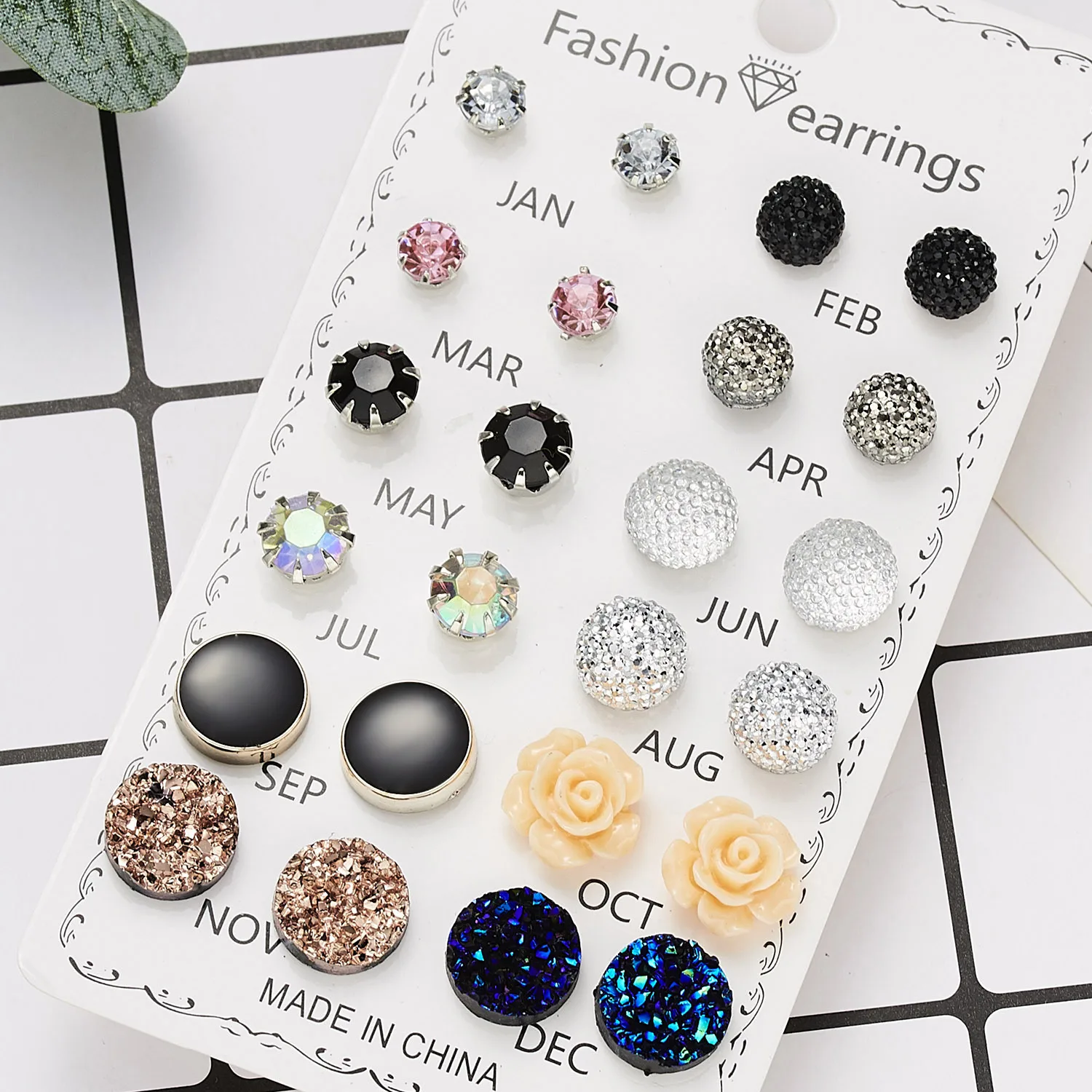 Hot sale mixed color 12 pairs round zircon crystal flower combination card earring set female
Hot sale mixed color 12 pairs round zircon crystal flower combination card earring set female