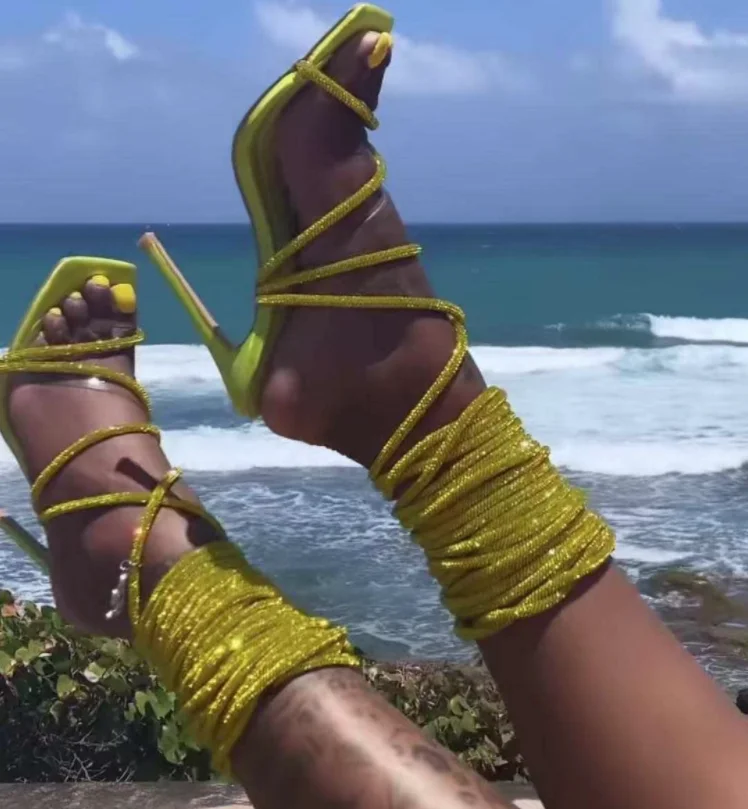 Summer sexy bling bling sandals 2021 designer lace-up women's shoes fashionable diamond party high heels, Yellow
Summer sexy bling bling sandals 2021 designer lace-up women's shoes fashionable diamond party high heels, Yellow