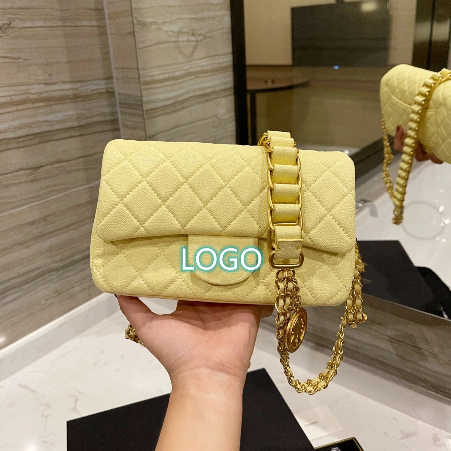 New fashion C designer handbags famous brands chain bag crossbody bag genuine Leather bag with gift box, As show
New fashion C designer handbags famous brands chain bag crossbody bag genuine Leather bag with gift box, As show